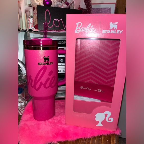 Stanley Barbie Icon 40oz - Picture 7 of 8